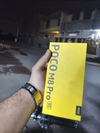 بوكو M8 برو 5G • ٨/٢٥٦ • نضيف