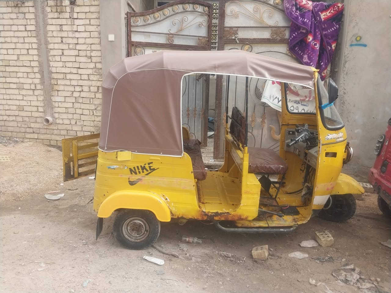 سلام عليكم تكتك للبيع ١٩ مكينته طافيه انطيك وياهه مكينه باجاج ٢١بس شدهة المكينه شرط شغل لاضربه ولاصبغ مدينه الصدر سعر ١٥٠٠وبيه مجال قليل اتصل وتدلل ***********
