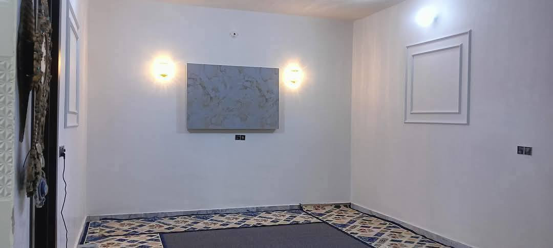 بيت للبيع200متر بسعر مناسب
وجهيه 10 ونزال 20 موقع البيت ملحق قريه الغدير السايدين الجدد التبليط البيت  يحتوي عله 5 غرف ارضيه مرمر شغل حديث للغايه وموقع ممتاز سند 25 قرار محكمه البيت كامل محجر وصطح شتايكر وتشطيب خلاطات وسخان سعره خاص وتدلل للاستفسار اكثر اتصل او وتساب
***********
