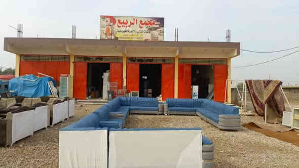 السلام عليكم 👋👋 
وفرنالكم ديوان 30مقعد
قياس عشرين متر تقريباً 👍👍 
شغل مرتب وجميل
وبسعر بلاش مليون ومئة فقط
العنوان الصويرة الشارع العام مقابل محطة رضا الصالح الثانية قرب مطعم هنداس بالسايد إلي رايح عالصويرة 
***********واتساب
