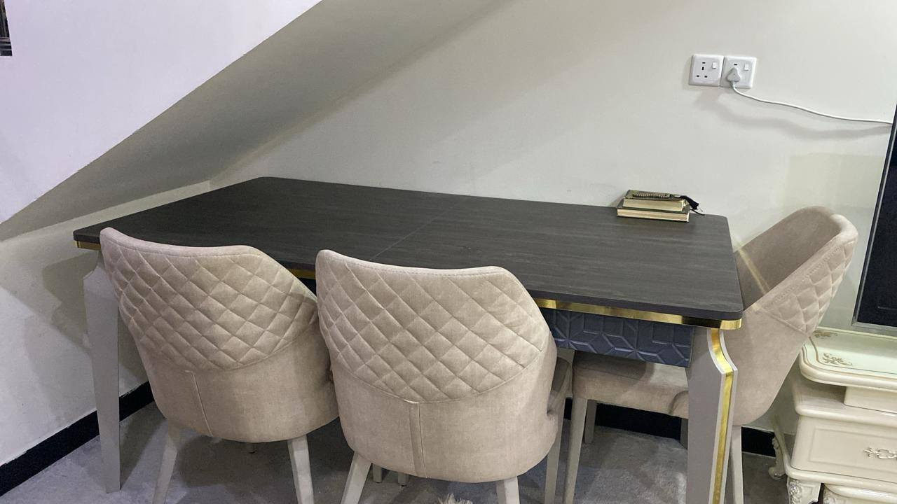 ميز جدا نضيف استعمال قليل 6 كراسي سلايت يتكبر ويتصغر 
السعر 450


**إذا كنت صاحب هذا الإعلان وتريد حذفه لأي سبب، رجاءا أرسل رسالة إلى الدعم الفني**