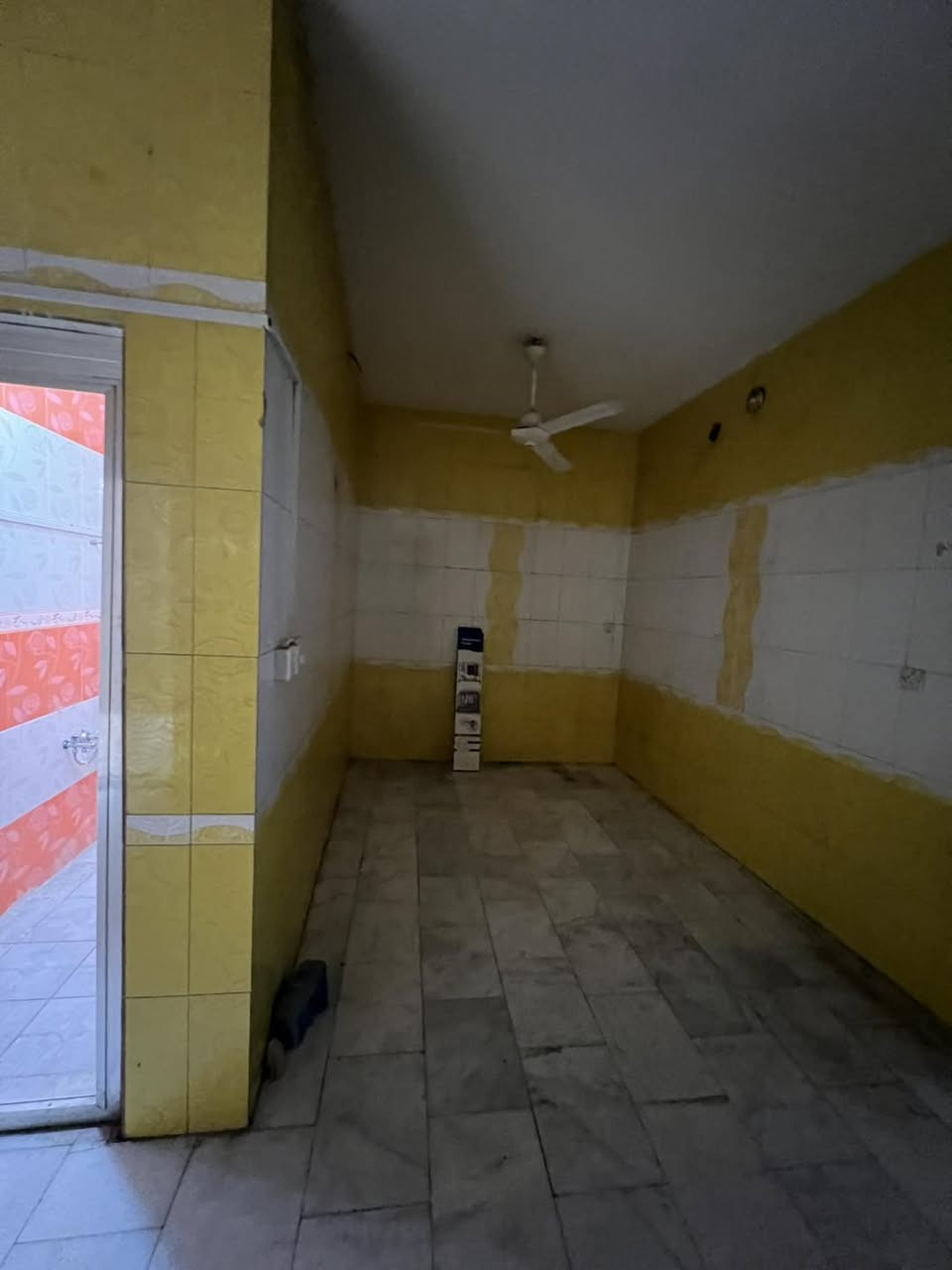 طابق ثاني لليجار 
عنوانة حي اور منطقة ال 600 مقابل مركز القدس 
السعر 350 
~~~~~~~~~~~~~~~~~~~~~~~~

📍عنوان مكتب الفرات للعقار حي اور شارع نادي النفط اخر استدارة قبل فلكة صباح الخياط 
📞 عباس العقابي ***********
