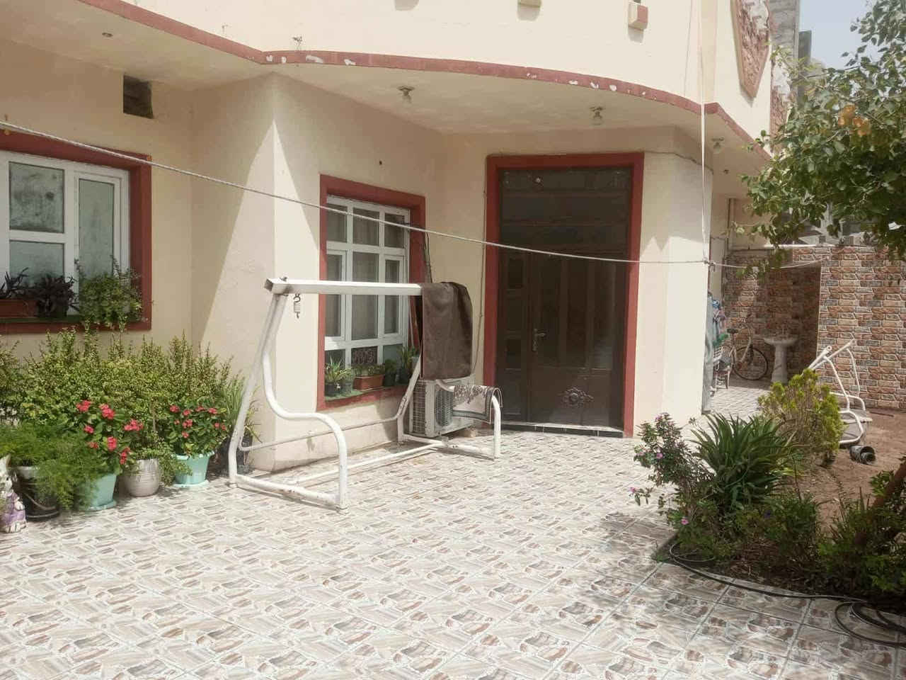 🔥 #عقار_للبيع – فرصة مميزة للسكن 
📍 الموقع: الجغيفي الثانية
📌 قرب أسواق نواف – شارع مبلط

📐 تفاصيل العقار:
▪️ المساحة: 300 م²
▪️ الواجهة: 15 م
▪️ النزال: 20 م
▪️ الشارع: 10 م
▪️ طابق واحد

🏠 مكونات البيت:
✔️ غرفتين نوم
✔️ صالة
✔️ مطبخ
✔️ استقبال
✔️ هول
✔️ 3 مناور
✔️ حديقة مريحة

🚿 الخدمات:
✔️ صحيات داخلية وخارجية
✔️ أرضية سيراميك كاملة

📄 نوع الملك: طابو زراعي

💎 موقع هادئ وقريب من الخدمات – مناسب للسكن العائلي أو الاستثمار

📞 للاستفسار والتفاصيل:
***********
*********** واتس
