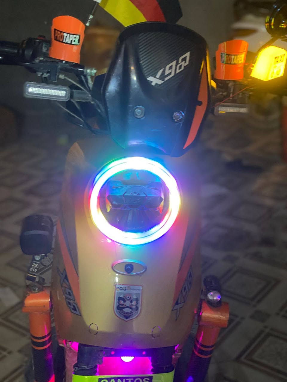 دراجة شحن اكس تسعمية ذهبية كلش حلوة قوية تمشي 100 ب 500 و بيها مجال.  خمس بطاريات ملف 2000 فاو, البصرة


**إذا كنت صاحب هذا الإعلان وتريد حذفه لأي سبب، رجاءا أرسل رسالة إلى الدعم الفني**