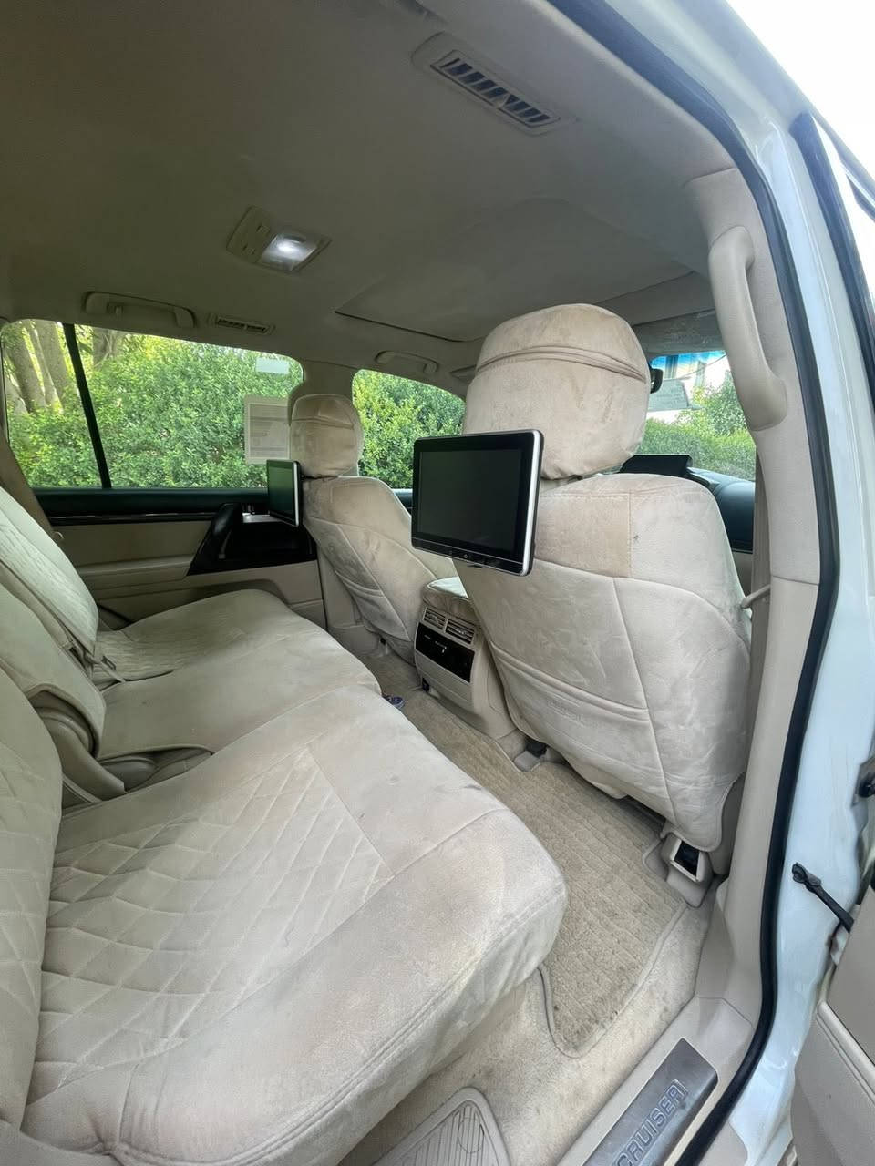 السلام عليكم
لاندكروز ٢٠٢٠ ساز باب اول ٦ سلندر ماشية ٩٠ الف 

السعر ٥٦٠٠٠
تفاصيل ***********
