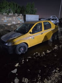 رينو لوكان للبيع مكينة حاوية سنوية بأسمي تأخذ سيارة كامله تفاصيل ٠٧٨٠٠...