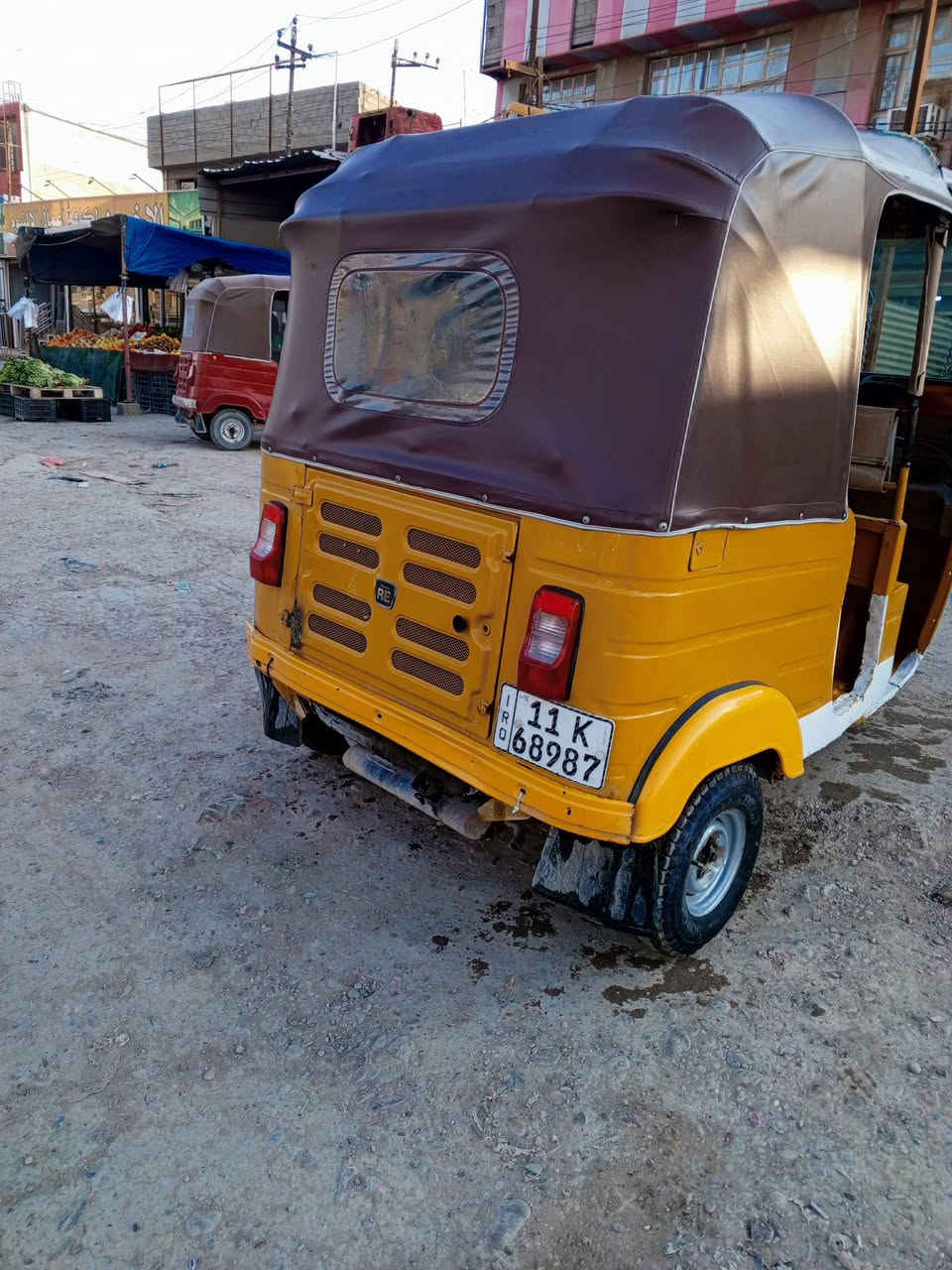 سلام وعليكم تكتك لبيع مديل١٨ رقم وسنويه ييها طخات خفيفه وضحات بلصور تكتك جاهزه وخير من الله السعر  ٦ ملاين وبيها مجال العنوان بغداد الزعفرانيه ***********
