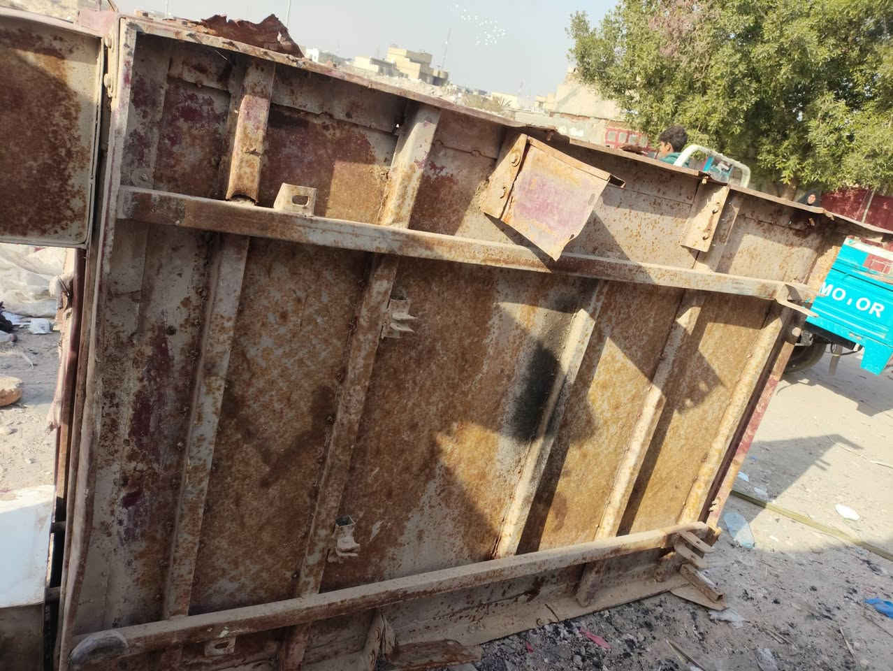 سلام عليكم بدي مال ستوته بس اصفاح وباب عوزه المكان كربلاء سعر 50وبي مجال***********
