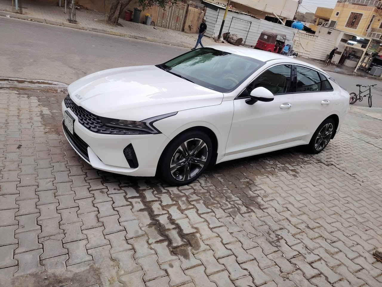 K5 موديل ٢٣خليجيه رقم بغداد باسمي تحويل ثاني يوم السعر ٢١٠ وبيها مجال لشراي للستفسار الاتصال على الرقم ***********
