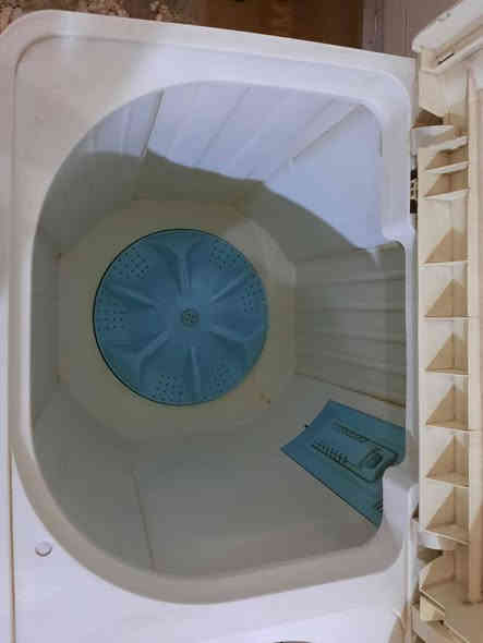 غسالة مستعملة نظيفة للبيع
السعر ٧٠ وبي مجال 
العنوان ياسين خريبط 
رقم الهاتف ***********
