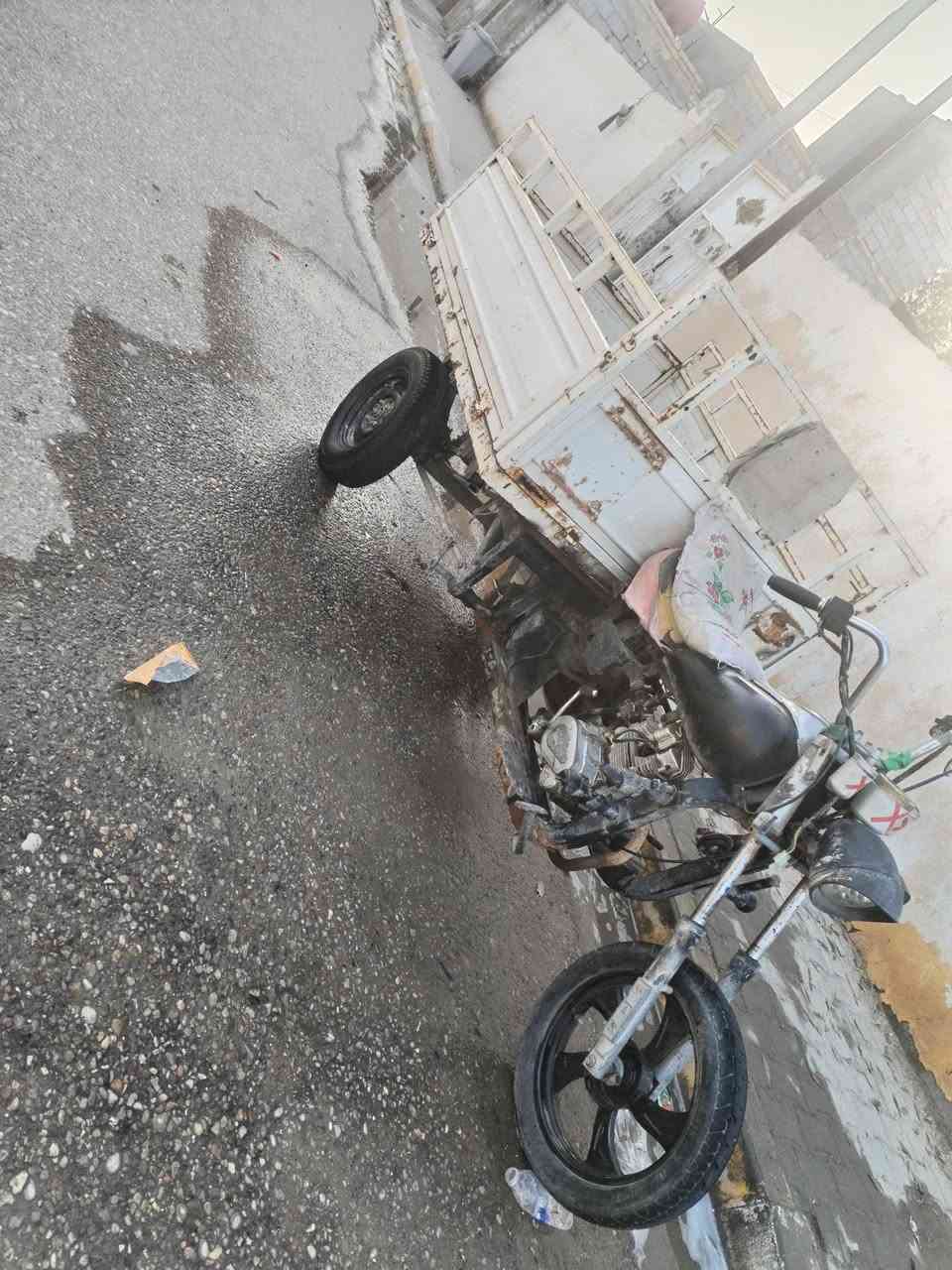 سلام عليكم ستوته لبيع كلك مكفوله من سرقه محرك نضيف مابي شي شاصي بيه لحيم  تايرات نضيفات كهربايات شغاله عايزه ربط   السعر 450 وبيه مجال  الرميثه حي المهندسين ***********
