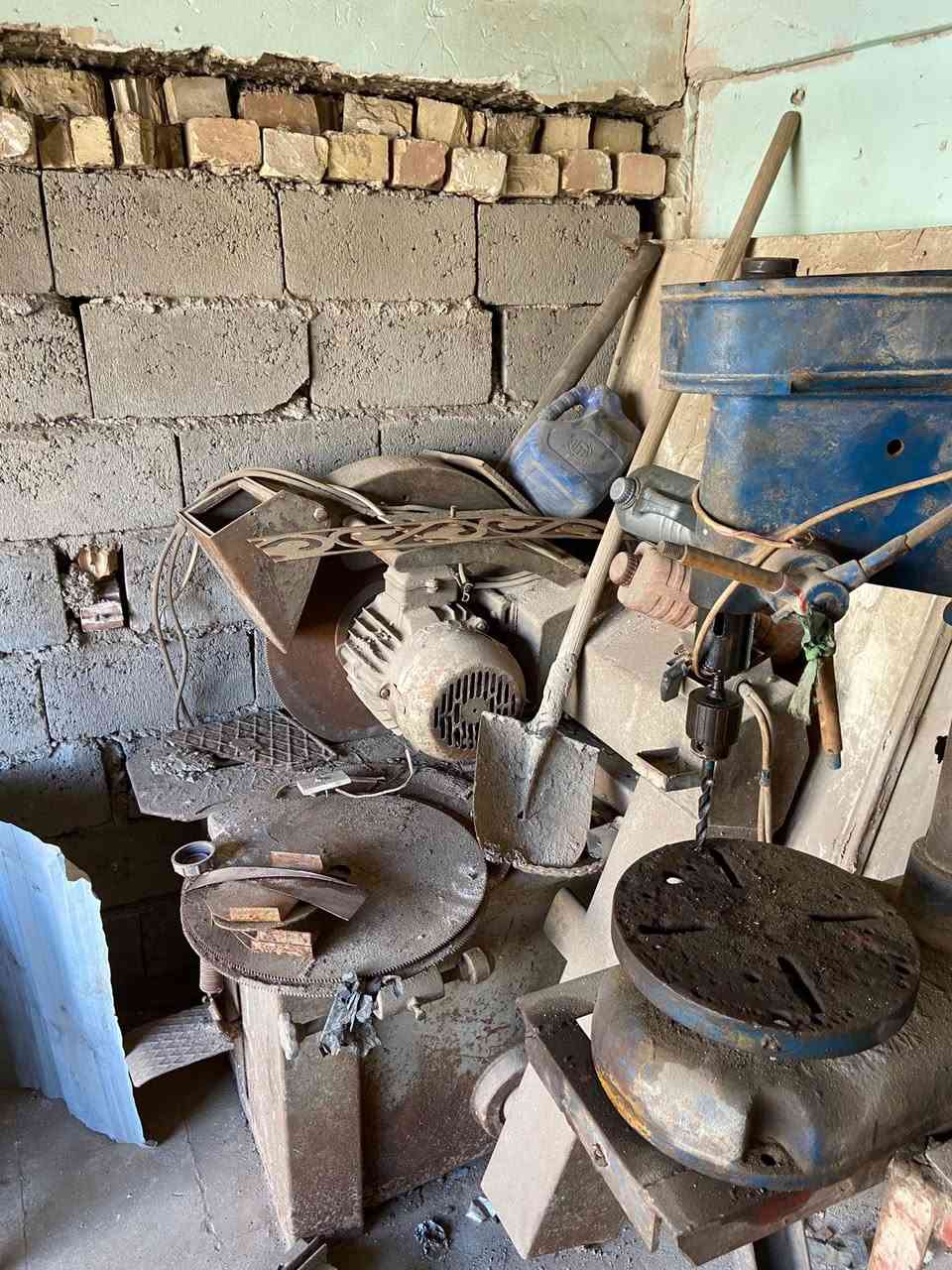 السلام عليكم  من رخصه الادمن 

السلام عليكم كتر حداده شغال نضيف فقط بولبرنات كايمه ماطور ايطالي 10 حصان شرط الفحص 
دريل صيني قديم شغال وشرط الفحص ثنينهن 
سعر الكتر ((مليون ))سعر الدريل ((400)) بيهن مجال عنواني بغداد المدائن سلمان باك 
***********متواجد
***********متواجد
