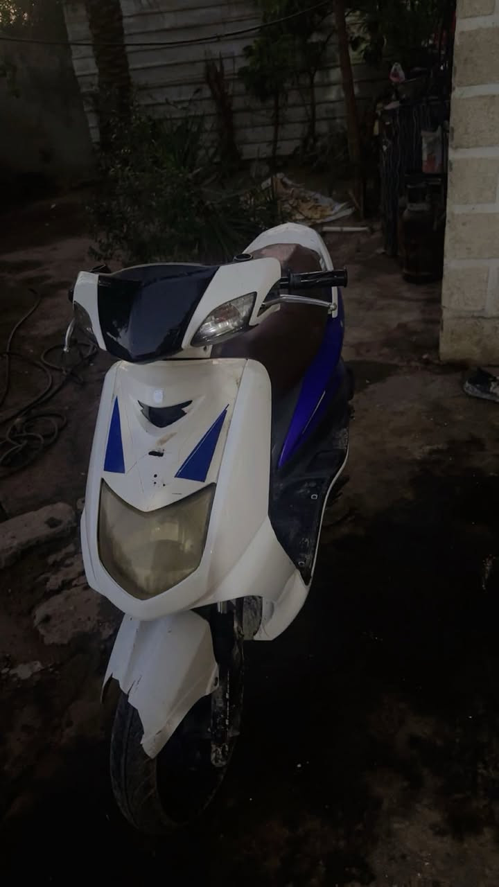 سكنس نثية  دراجة نضيفة نكرة سلف وهندر كهربايات كلهة شغالة دراجة بغداد حي جهاد سعر450شراي تصل ***********
