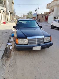 مرسيدس ١٩٨٩ • مكينة ٢٥٠٠ • دواخل جديدة