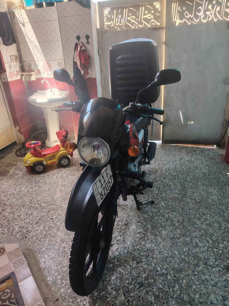 للبيع بوكسر جبلي كفاله عامه رقم وسنوية بسمي هزة جديده دراجه نضيفه معنا كلمه طالعه بل 2025 منل شركه محرك برغي مامفتوح بي السعر 2600 وبيها مجال بصيط مكان الدورة ***********
