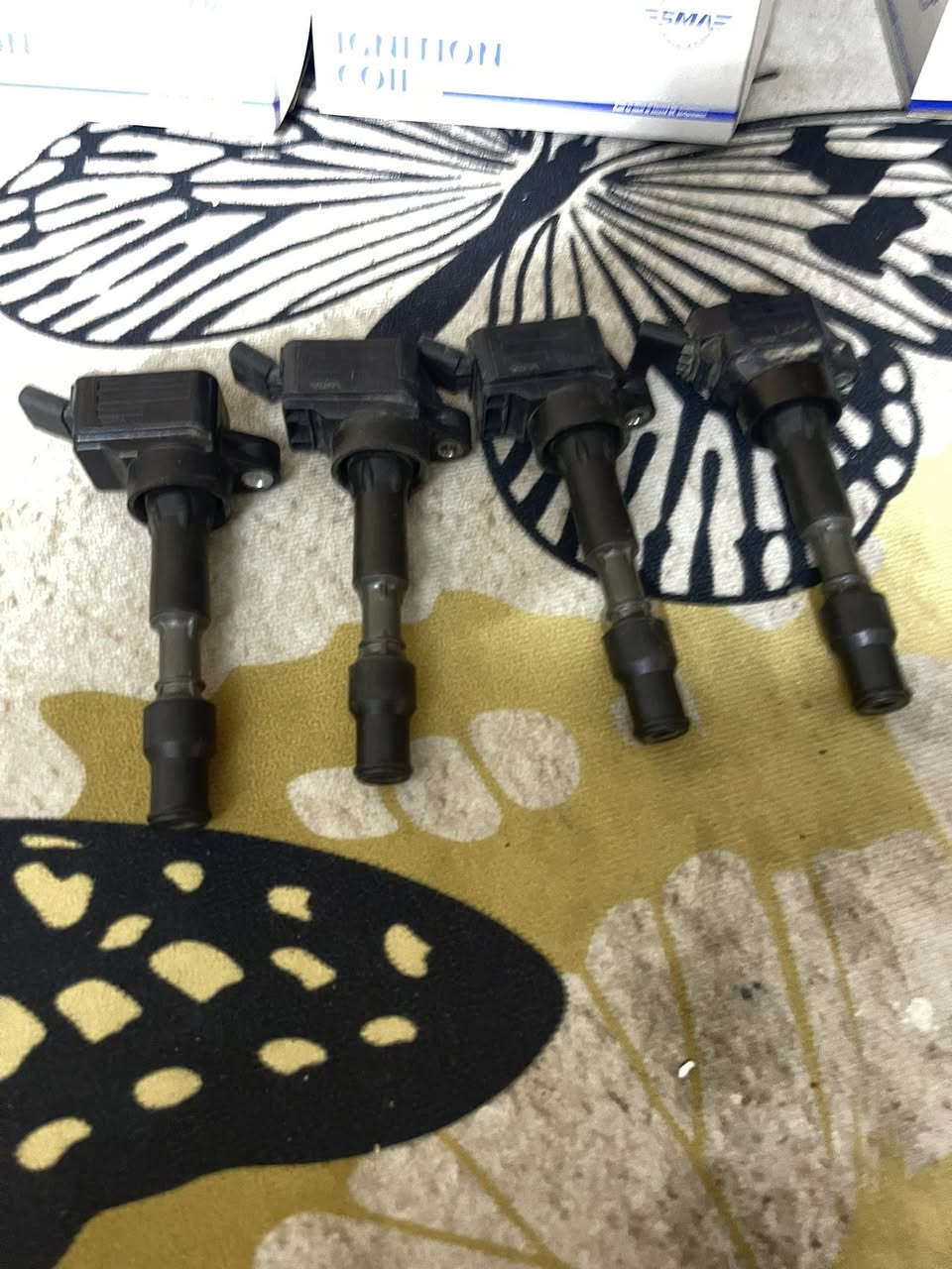 السلام عليكم غراض النترا  كله اصلي بس الفيب القاعده مال فيتب بم مال فورتي اصليه القبق الفوك تجاري بك لايتات اصليه بس واحد بي كسر صغير والثاني زلغ مابي الي يرديهن كلهن سعرهن مناسب ***********
