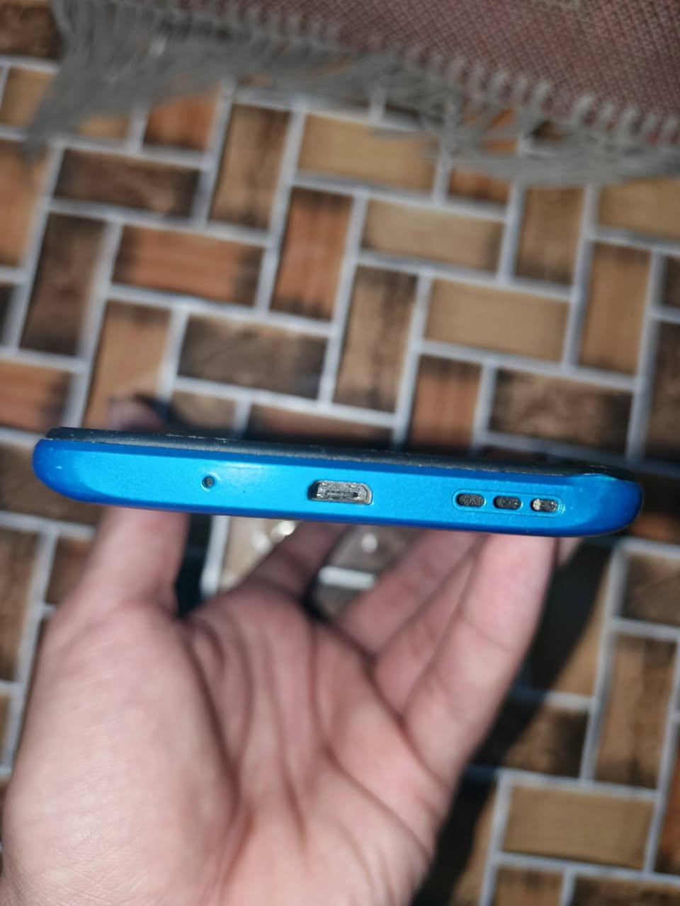 السلام عليكم
Redmi A9
ذاكرة 32
بي هاذ الفطر الي بلشاشة فقط 
السعر 65وبي مجال 
الرقم ‏‪***********‬‏
