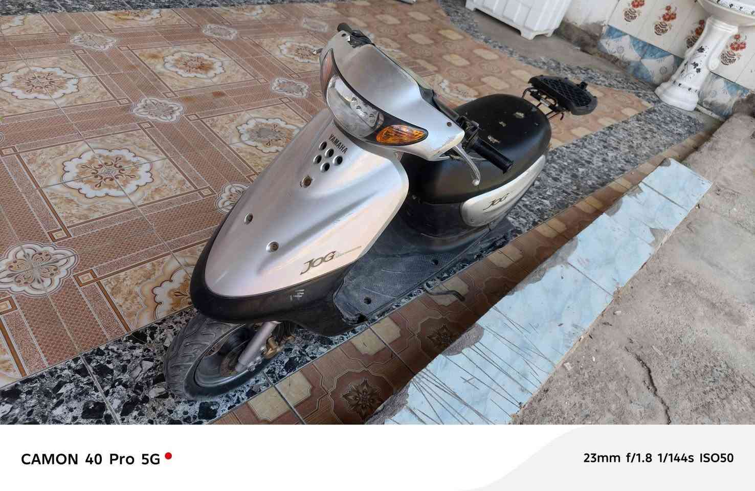 دراجه للبيع شغاله كامله
لايت شغال دكه هندر عوزه بس باتري 
مشيهه حلو وناعمه صوتهه يخبل محرك مجفت مره وحده 
السعر 225  وبيهه مجال 
العنوان قضاء المدينه بني منصور ***********

