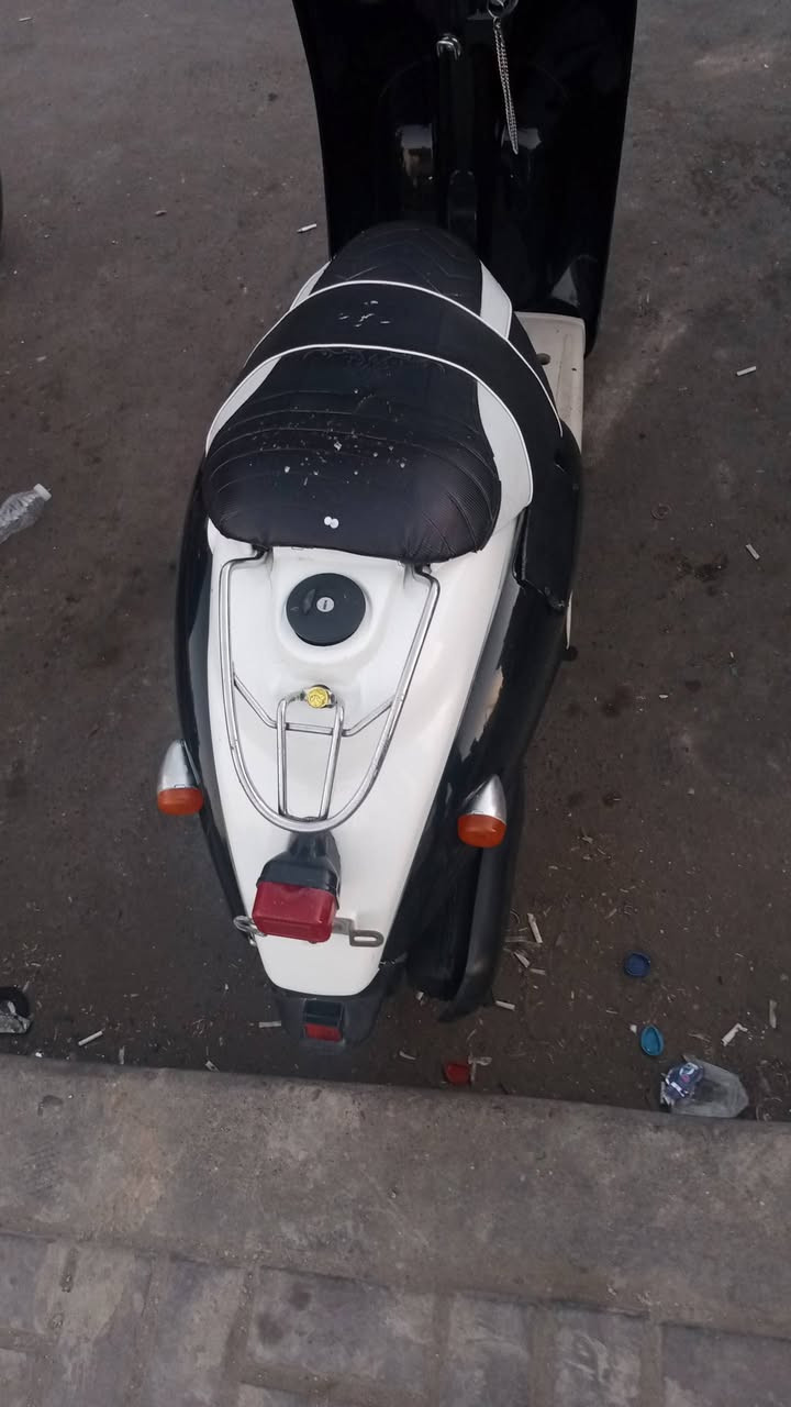 دراجه كلاسك حجم60
كهربائيات شغاله كلها سلف باتري 
مكينه بحاله جيده السعر 300وبيها مجال بسيط ***********
