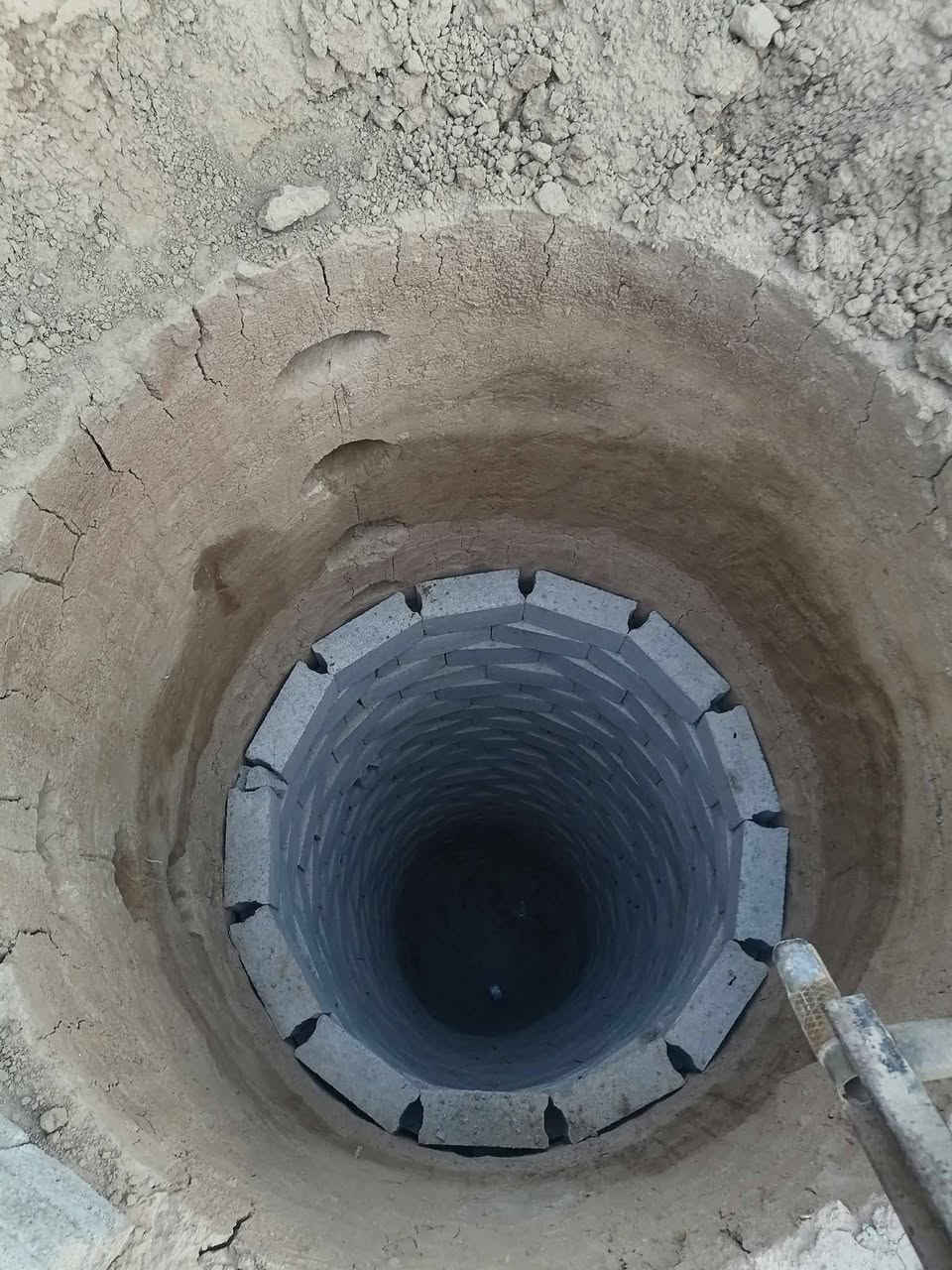 سلام عليكم يوجد كادر لحفر الخزانات الدائرية حسب الطلب وبسعار مناسبه حفر وبناء وصب ر***********
