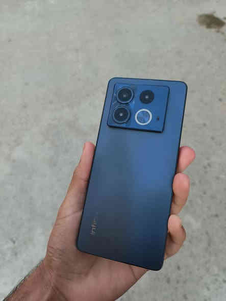 سلام عليكم انفنكس نوت40 5G معالج7020دايمنستي يشغلك بوبجي 60فريم بطارية 5000الاف ذاكرة256 رام8+5 شاشتة 120هرتز بصمه مدمجة بشاشة كامرة الخلفية 108 والامامية متوقفة متشتغل باقي الجهاز كلة شغال وعلى الفحص يشحن 45واط ممفتوح ابد. بدون غراض فقط بي حافظة ولزكة حماية للشاشة خلي سعرك اذا عجبني بلعافية عليك  او مراوس بأقل منه ونتراهم ان شاء الله رجاءا مو شراي لايكسر بحلال العالم وكلشي اكو  بسوك. ملاحظة مهمة اقره المنشور قبل لاتدخل خاص او تتصل  العنوان بغداد الغزالية*********** واعتذر عن الاطالة ♥
