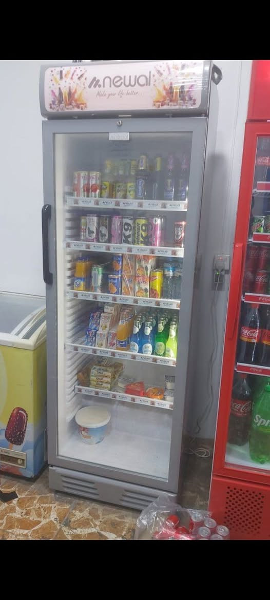 براد عامودي وبراد بطح للبيع 
مستعملين 4 اشهر بس 
التواصل على الرقم ***********
