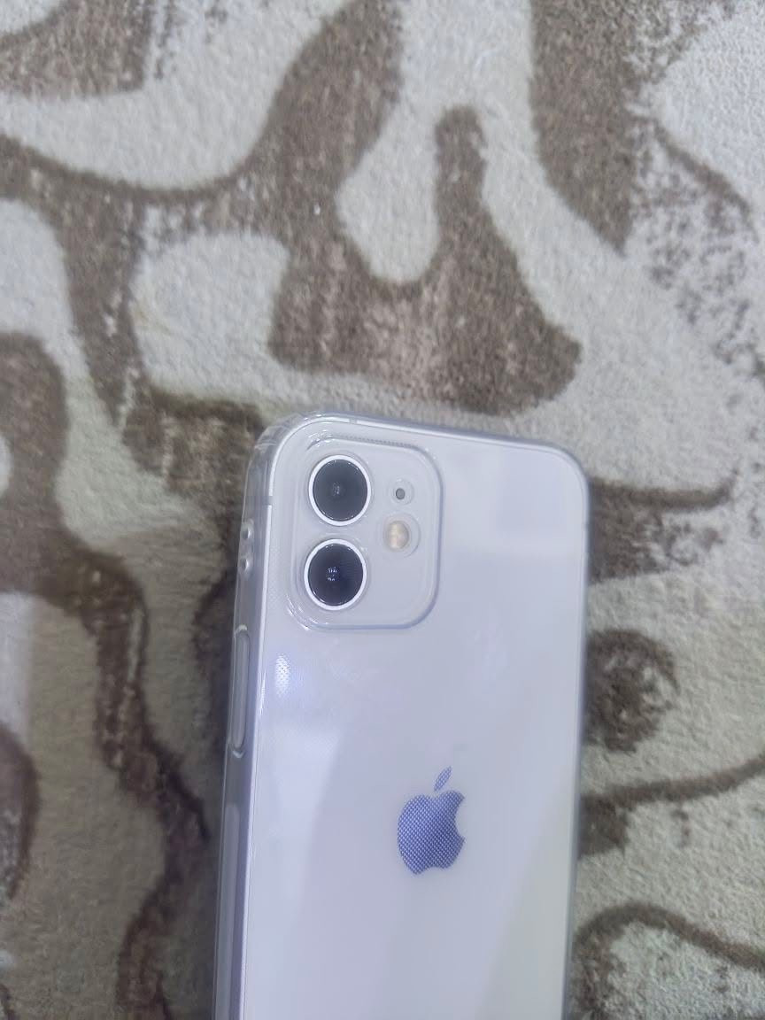 ايفون 12 عادي بطاريه 91 مامفتوح الجهاز وتر  ذاكره 128 دبل سيم كارت الجهاز اوربي مو امريكي الجهاز تضافه عاليه السعر 330 
للتواصل واتساب: ***********
