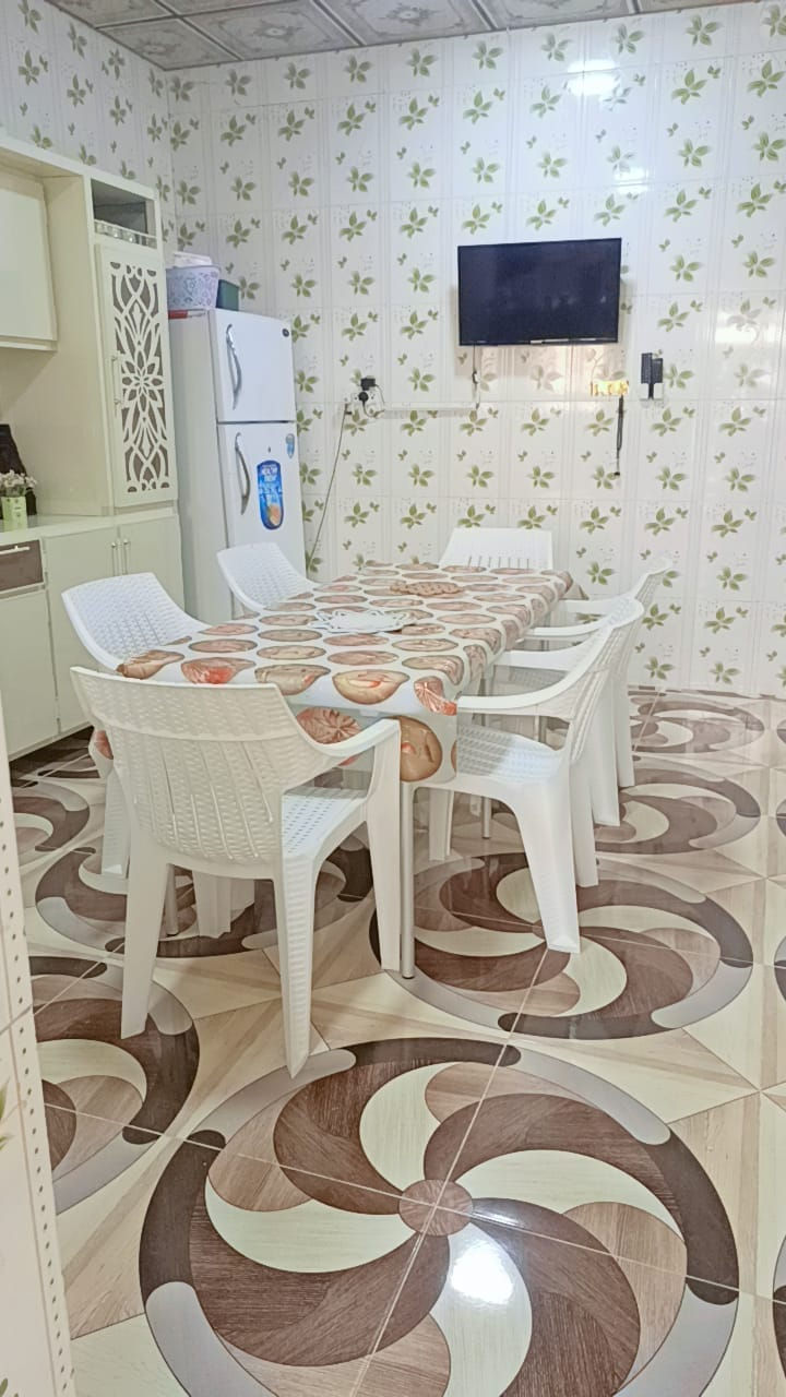 السلام عليكم 
مكلفه بالنشر كراسي للبيع اصليات اخو الجديد سعر الكرسي الوحد ب 8 والميز كذالك اخو الجديد سعره 70 الف  مشتريهم وسبب البيع كدامكم مكان ماكو ويريد يبيعم التواصل والاستفسار اكثر على هذا رقم ***********
