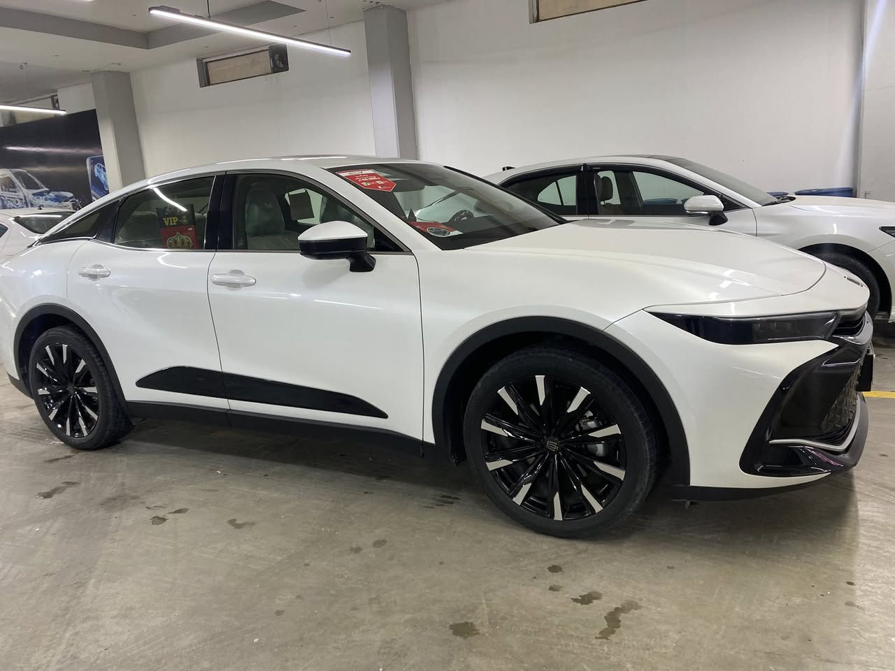 كراون خليجي موديل ٢٠٢٣ فول مواصفات محرك ٢/٥ هايبرد ماشي ٤١ الف حقيقي  سعر(٣٢٨$) تلفون ☎️ ***********) وات ساب موجود
