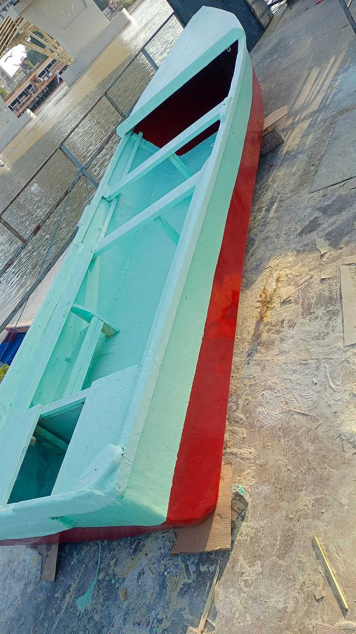 بلام فايبر كلاس للبيع طول 5 ونص متر عرض 140 بغداد تصليح فقط بغداد الاستفسار ***********
