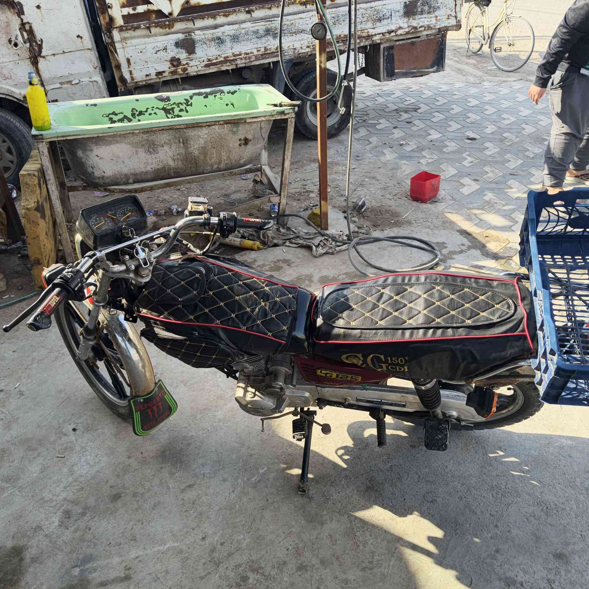 ٢٠٢٠ سيفان كامله دراجه وخير من الله نكره سلف 
السعر ٣٤٠ قفل 

***********
قرب صيطره الغالبية
