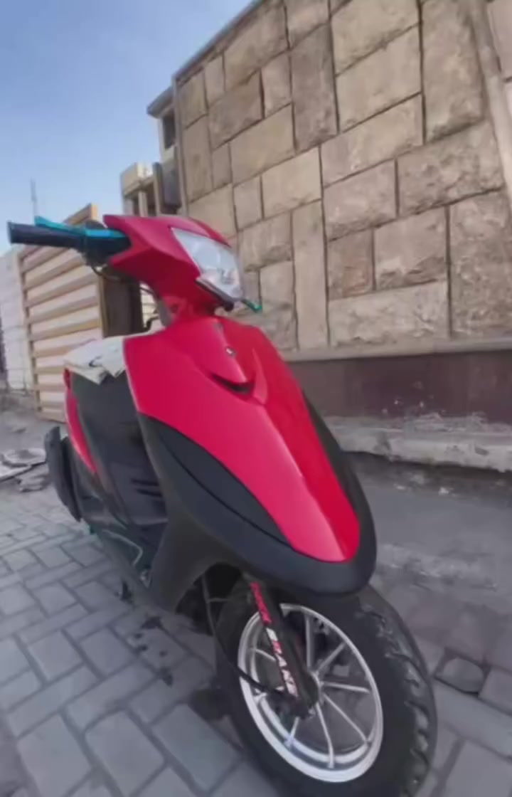 السلام عليكم ماكس عدلة للبيع رمبة نزلتها بيدي مكينة مكفولة من الفتح اي نقص ما بيها سعرها 800 قفل وبيها مجال حك الجية 
رقمي  *********** مكاني بغداد البلديات
