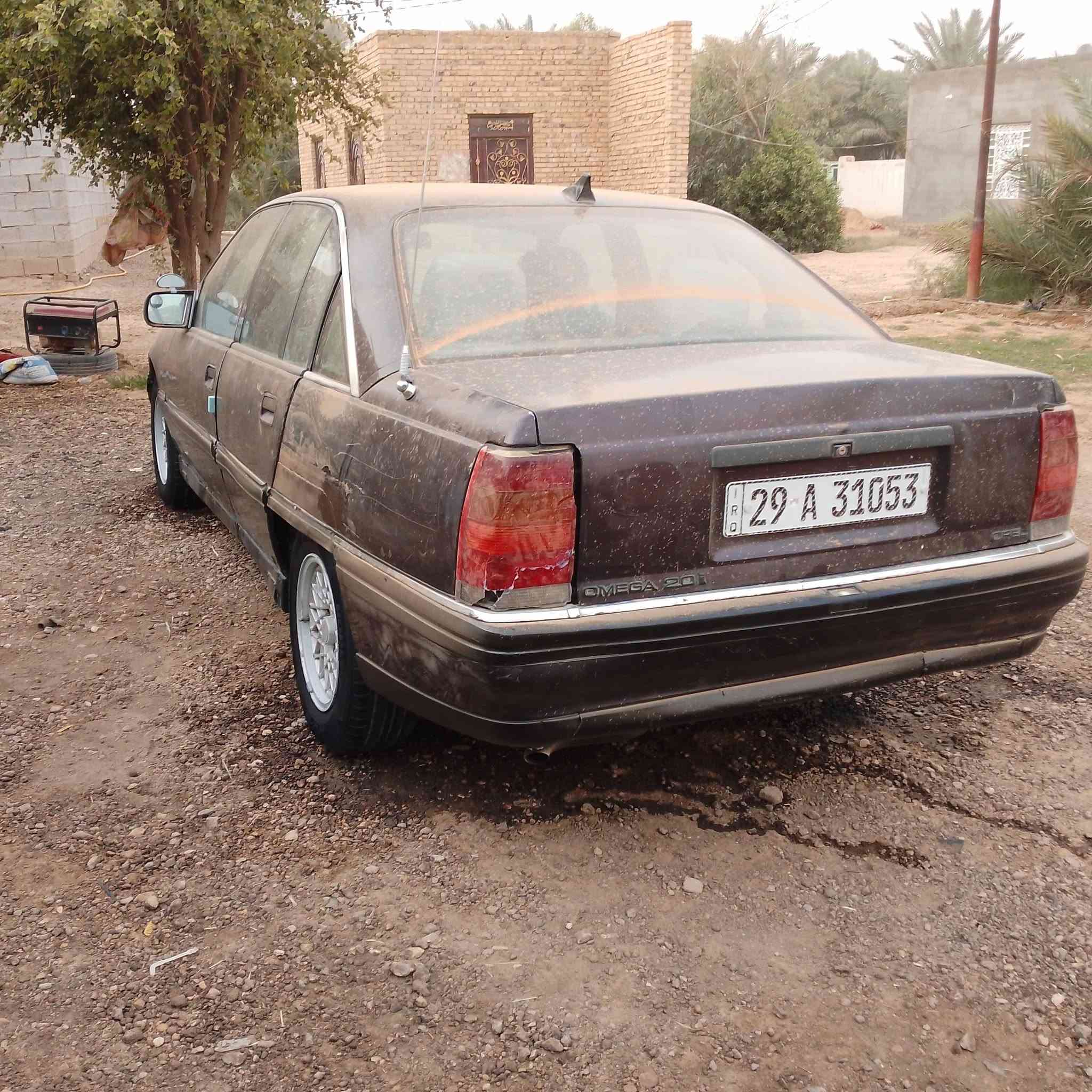 السلام عليكم
اوبل اوميكا للبيع 1992 سياره بلاديه شرط ع وضع شركه مامبدل بيهه اي شي رقم واسط انكليزي بسمي سنويه لل31
شرط تحويل كير عادي شرط مكينه بيهه تنقيص بيهه خياسات بسيطه بأطراف البيبان فقط السعر 23وبيهه مجال 
للاتصال. *********** مكاني ديوانية الحمزة الشرقي
