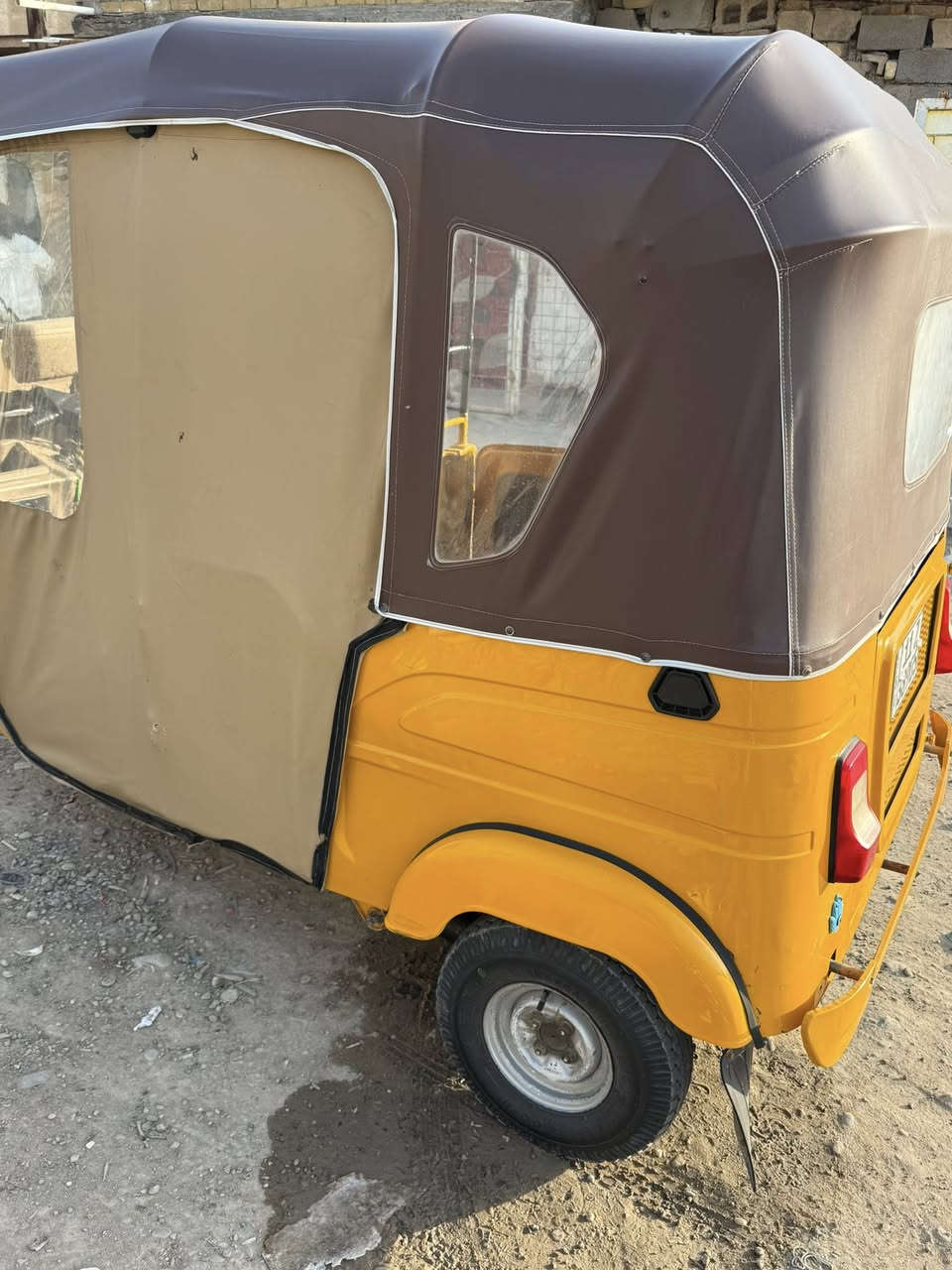 السلام عليكم تكتك 22 رقم وسنويه انكليزي
التكتك بيها لغد شبر دوسات معمره اما الباقي كفاله مكينه مكفوله ما مفتوحه التكتك خير من الله مال عيشه حلوه ومرتبه مكان التكتك بغداد سبع البور السعر المطلوب ٨٦٠٠ خابر وادلل ***********
