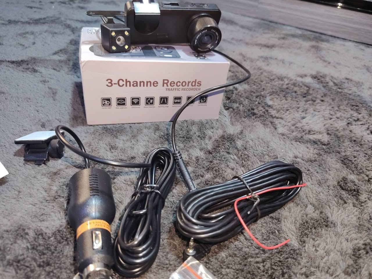 داشكان ٣ كامرات كامره امامي او داخلي متحركه او مال بك او واي فاي صوره 4كي صوره كلش واظحه ويا الواير بلاد مالته شي راقي تاب سي حديثه ٦٥ بيه مجال بسيط ***********
