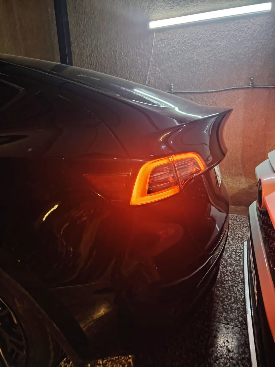 سلام عليكم للبيع تسلا موديل 2024
مودل y تك ماطور اونلاين فاتح بيها ميزات كاملة اشتراك سنوي
ماشية 40 الف ميل مشي امريكا
حادثها سطحي 4 قطع 
رقم بغداد تحويل مباشر
سعرها 210 وبيها مجال بسيط
للأستفسار  ***********
