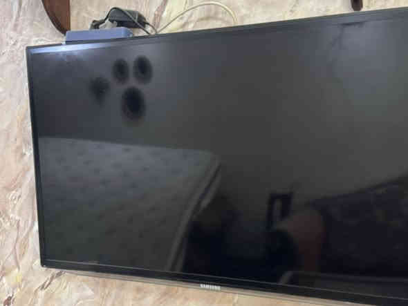 السلام عليكم .. غراض بيت بزيونة شلنه منه قبل سنة بالضبط وباقيه الغراض بي حتى مماسحها والغراض كلها شركات اصليه سامسونك والجي وتوسوت والمطبخ واحد خشب بلوط اصلي واللاخ hdf والغساله lg وغرفة اطفال وميز طعام ٦ كراسي خشب صاج ومعرض وميز تواليت وكلشي موجود للبيع حكتب اسعار تعليقات وهذا تليفوني للاستفسار ***********
