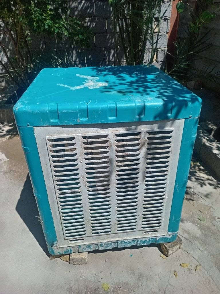 مبرده للبيع تشغيل موسم واحد أخت الجديده نقص بس واتربم مكاني اطوريج الرجيبه *********** السعر ٩٠ قطره زنجار مابيهه

