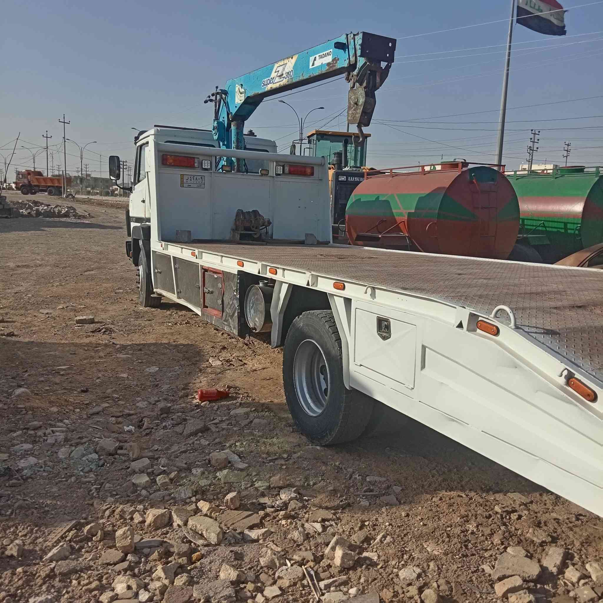 سلام عليكم كرين للبيع البه مارسيدس موديل 92 رقم انبار مشروع وطني تحويل مباشر نوع الجهاز سوبر زت ثلاثه طن مكفول من لحيم والفطر مكان ميسان العماره للاستفسار ***********
