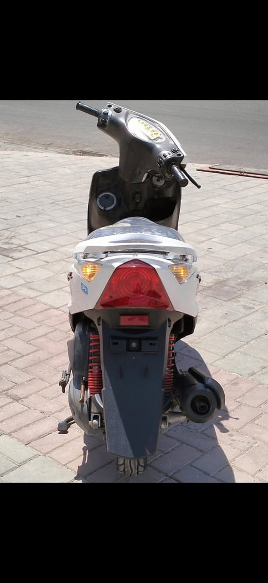 سلام عليكم دراجه ماكس ثعلب 
دراجه مرتبه شلعه ومعدل دراجه بيعا نقوصات بسيطه 
رايدها ب ٦٠٠ مكاني حي اور 
رقمي ***********
