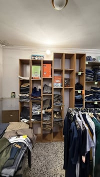 رفوف بنطرون MDF سعر حلو ومرتب الي يخدمه يراسلني 07758924171