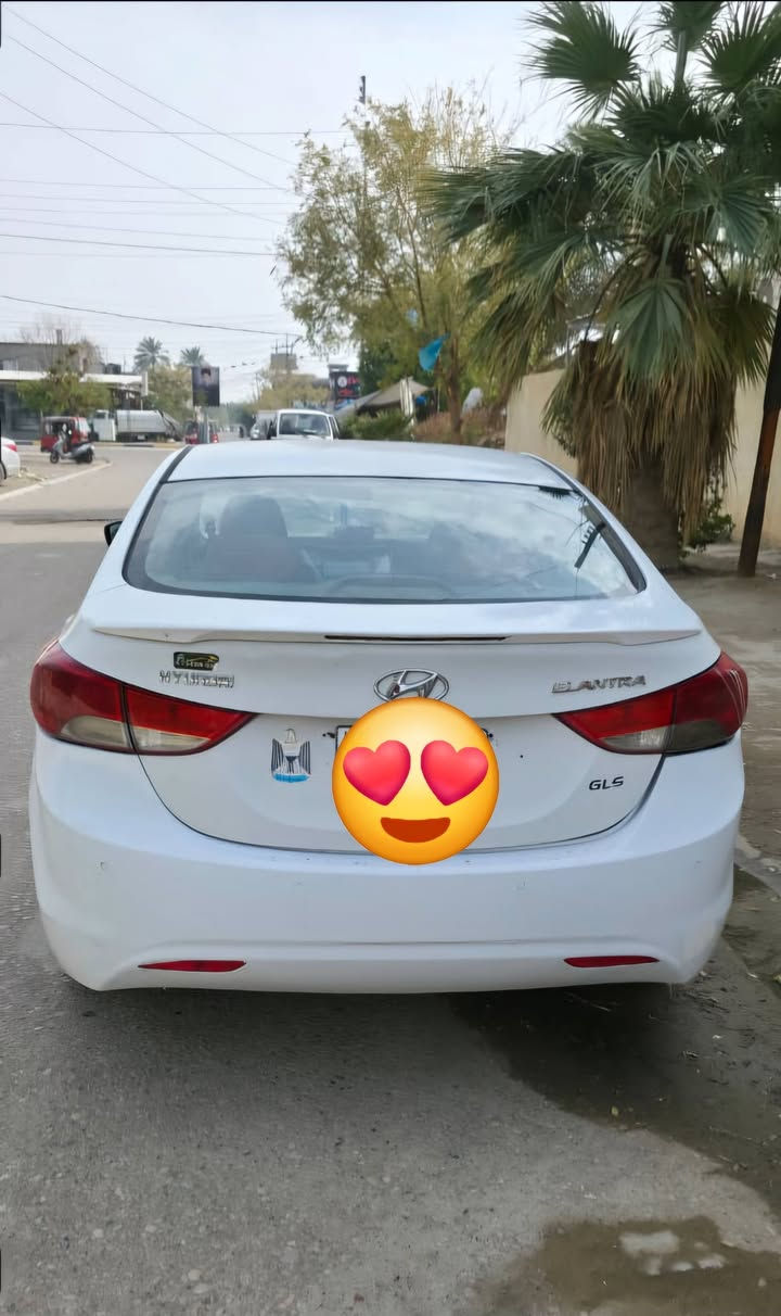 النترا ٢٠١٢ خليجي مبدل قبق الجنطه فقط بدون دواخل مكينه 1800 دوش مكينه وكير خير من الله منضومه تبريد جديده صدر جديد تخم تاير جديد رقم بغداد الإنكليزي
السعر / ١٠٠ وبيها مجال 
العنوان / ديالى خان بني سعد 
رقمي / ***********
