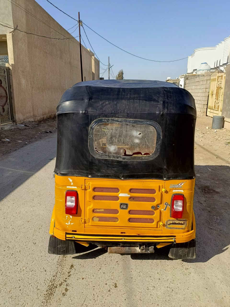 السلام عليكم تكتك موديل 20 اوراق كهربائيات كلهن شغاله نكره سلف مكينه خرسه نضافتها موضحه بالصوره العنوان بغداد بل نتصار مقابيل المرور مال حسينيه الشراي يتصل ع رقم *********** أو يتفضل خاص
