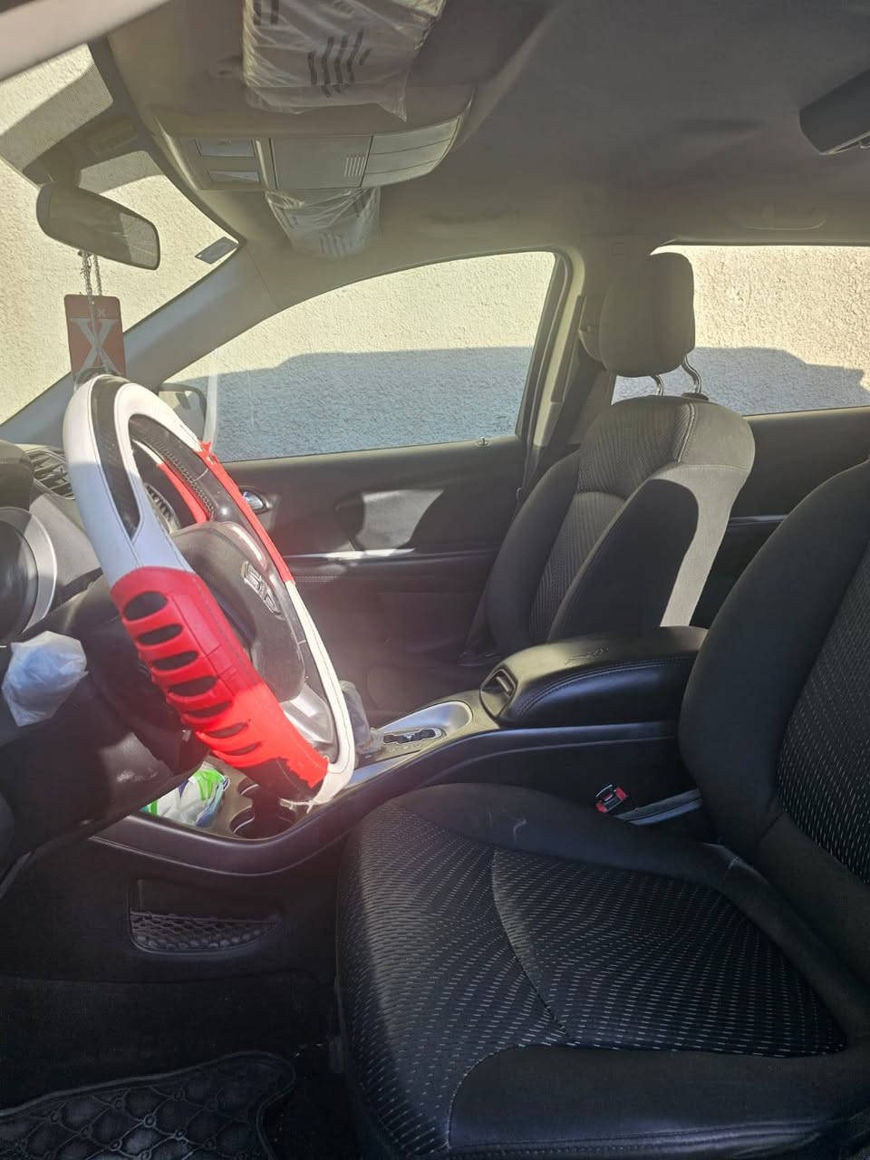 دوج جورني موديل ٢٠١٨ لون اسود محرك ٢٤٠٠ ثلاثة قطع تبريد رقم نجف مشروع وطني مكان السيارة في بغداد  للإستفسار  *********** السعر. ١٥٠ ورقة وبيها مجال بسيط  ..
