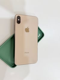 ايفون xMax ذاكرة 512 الجهاز نضيف زلغ مابي   كاميرة خلفيه وفلاش واكفات ...