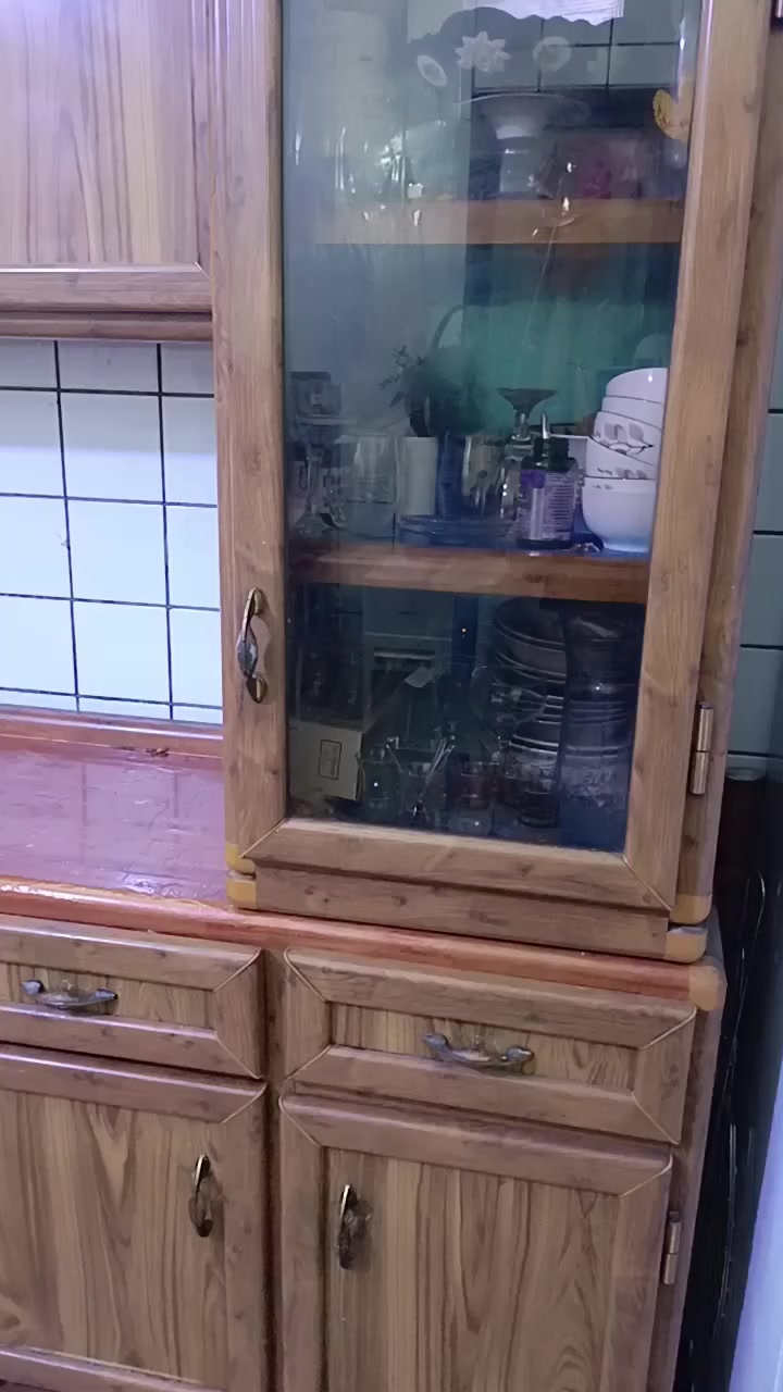 للبيع الكاونتر ب300
والميز ب90


**إذا كنت صاحب هذا الإعلان وتريد حذفه لأي سبب، رجاءا أرسل رسالة إلى الدعم الفني**