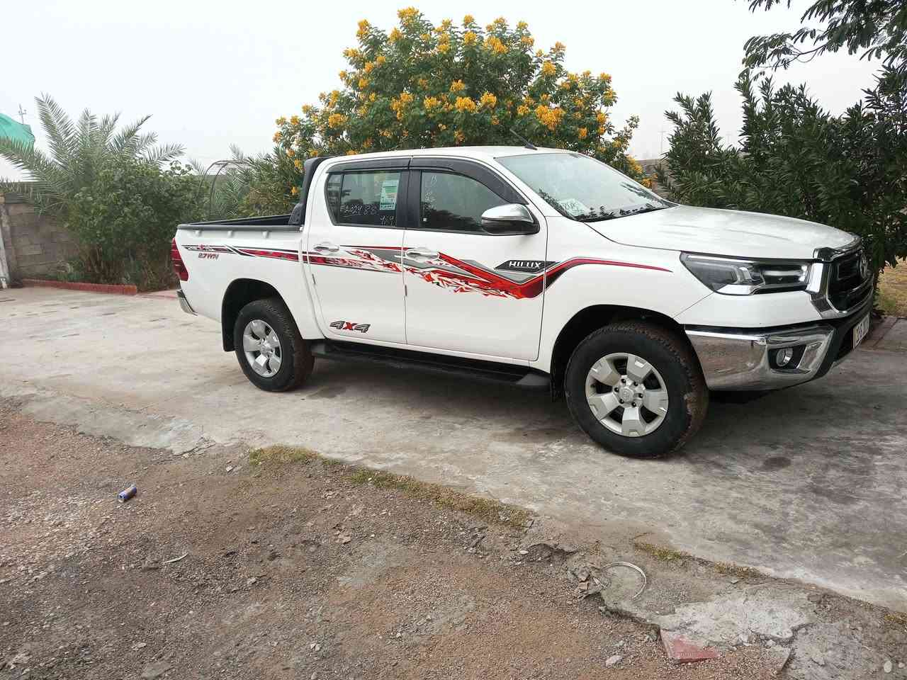 سلام عليكم بيكم هايلوكس البيع موديل 2024 مكفوله كفاله عامه ماشيه 40 سياره خت زيرو ***********
