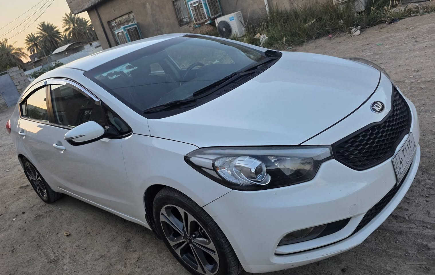 السلام عليكم. بيع او مراوس باقل سيراتو2014بغداد جديدة وتراي زيرو ماشية 120كير مكينة علشركة مامفتوحات كل التفاصيل والصور كدامكم السونار مرفق اختلاف هذا السونار تاخذها بلاشش
سعرها 124وبيها مجال حك الجية مكاني المحمودية 
***********
*********** موجود واتس اب
