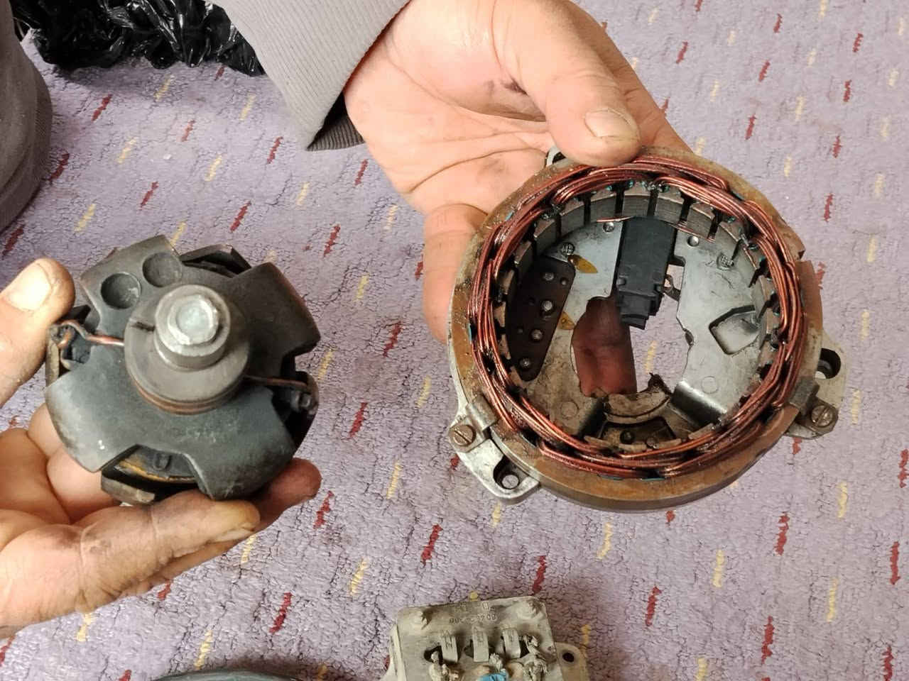 السلام عليكم البيع رقم هاتف *********** رفم ثاني *********** يوجد واتساب توصيل جميع محافظات العراق شرط شغل
