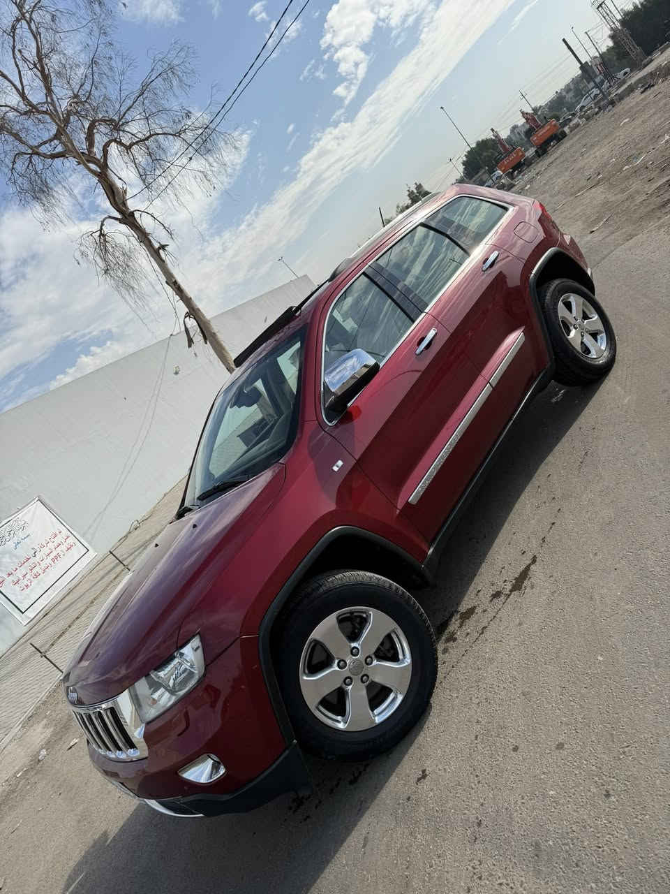 بسم الله الرحمن الرحيم
جيب كراند شروكي 2012 خليجي وكاله : لمتدد فئه VIB  السياره جديده وعلى أيد وحده السياره ماشيه 94 الف مكفوله عدا صبغ نص باب الصدر والباقي كفاله من الفتح و التبديل و الصبغ و المكينه والكير مكفولات 
و السونار مرفق مع الصور السياره رقم بغداد باسمي 
حتى السبير منازل 

موصفاتها: 🚗 
جنطه كهربائيه 
كرسي خزن ميموري 
AWD فور ويل 
داخل لون بيجي جلد 
بانوراما
كراسي امامي و خلفي تدفئه
بصمه
يدات أبواب نيكل 
ستيرن كهرباء + هيتر ستيرن 
حساسات اماميه خلفيه 
شاشه كبيره + كاميرا 
دخول ذكي 
بصمه أبواب 
مرايات شفط + قلاب 
زراك لايت
لايت زنون عدسه دواره 
تحكم ماوس 
وضعيات قياده 5 
كراسي 2 كهرباء
مانع انزلاق

باقي هواي مواصفات ما مذكوره 

سعر السياره💸  179 ورقه وبيه مجال 

مكاني بغداد 

للاستفسار ☎️ ***********

(((.  بيع فقط ))))
